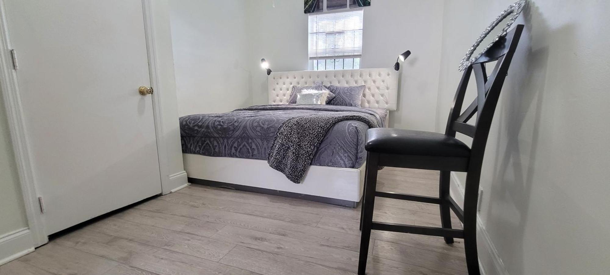 Large, Central, Lovely & Cozy 4Bed/2Bath - House By Everbank Stadium ジャクソンビル エクステリア 写真